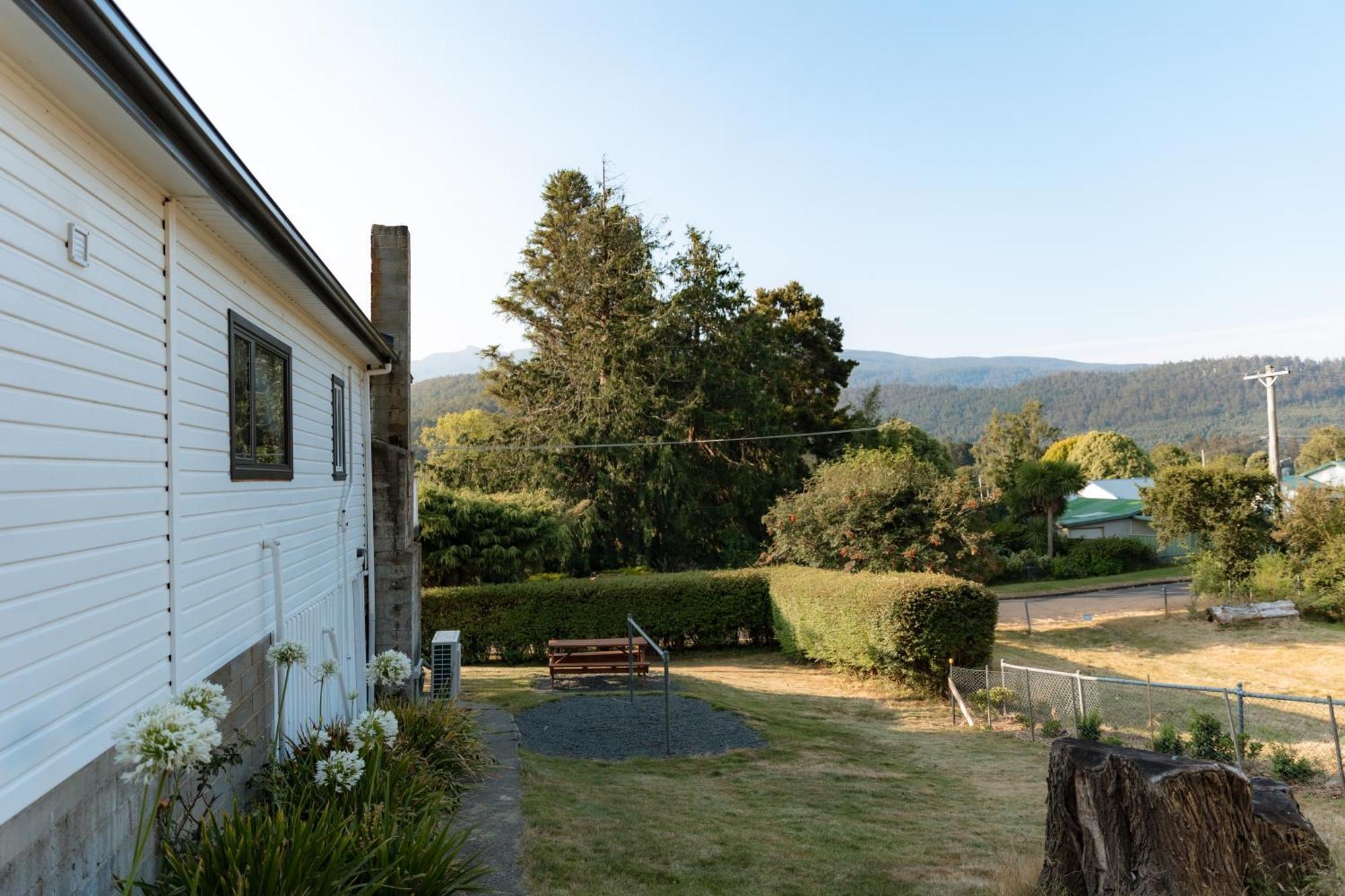 Maydena Chalet ภายนอก รูปภาพ