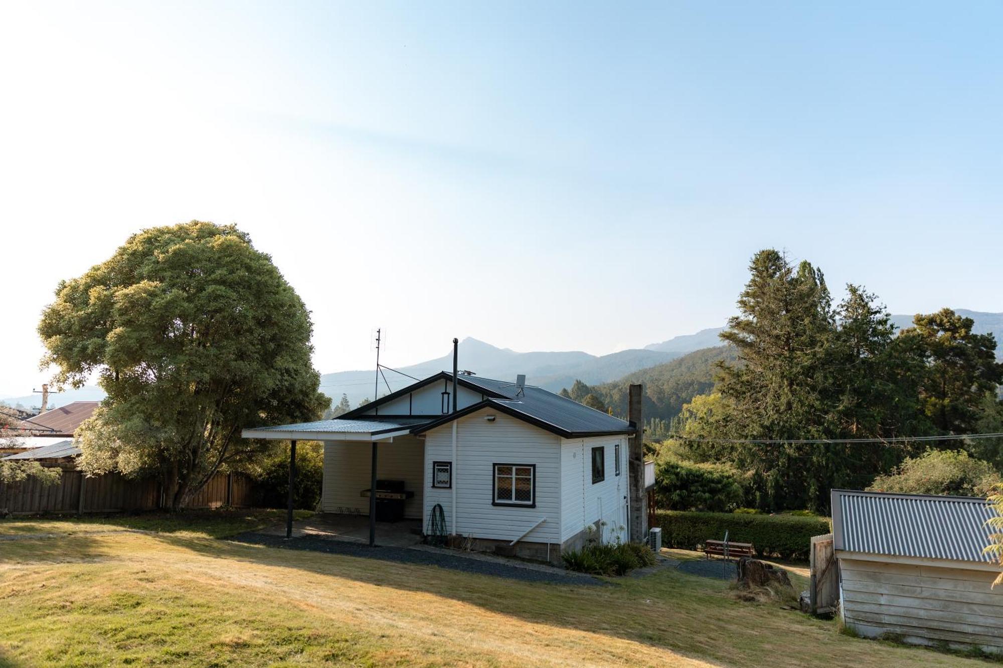 Maydena Chalet ภายนอก รูปภาพ